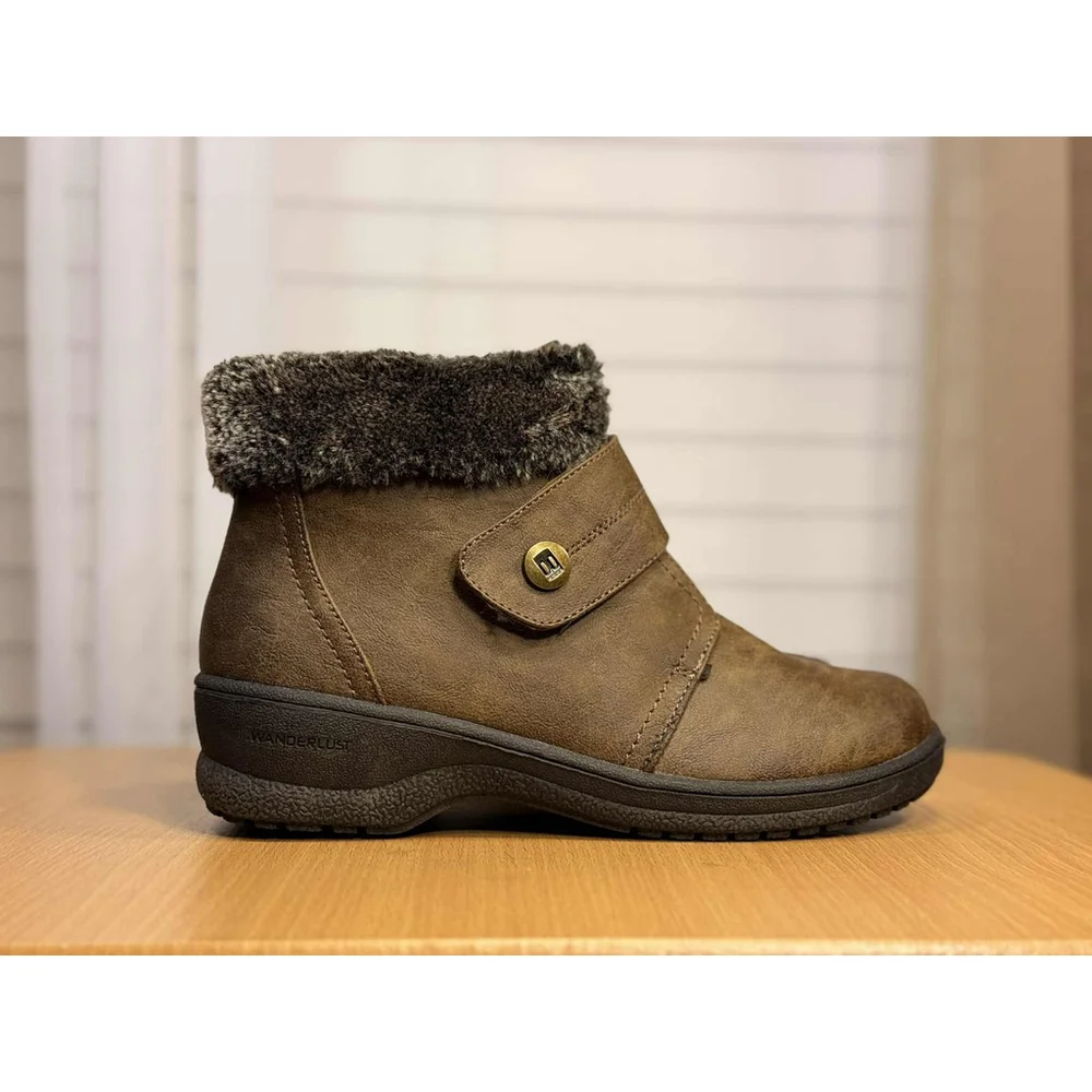 Wanderlust Cozy Faux Leather WATERPROOF Bootie Boots Flat Heel 7 M Tan Brown